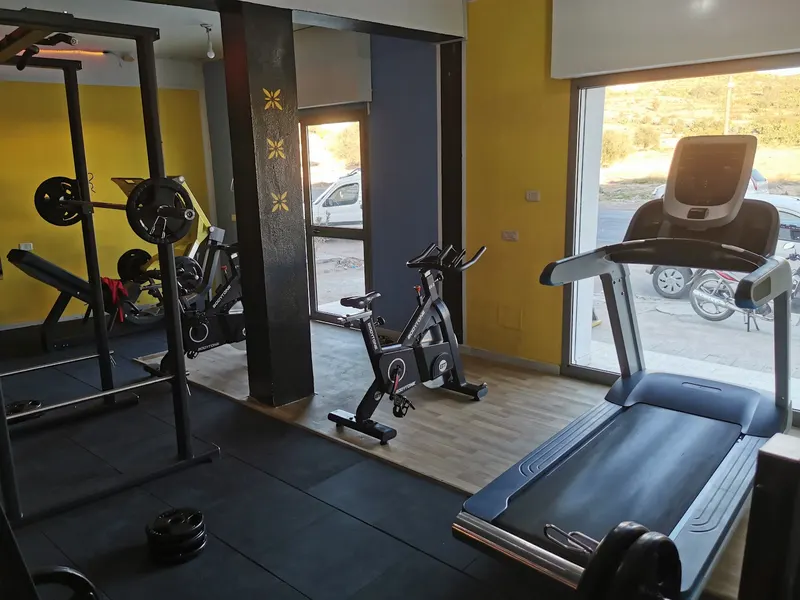 GOLD'S GYM