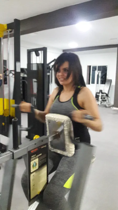 GOLD'S GYM