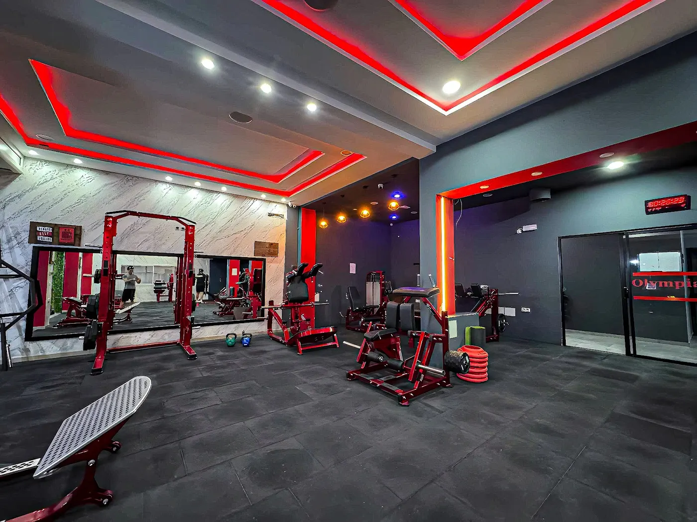 OLYMPIA CHAMPIONS GYM Soliman