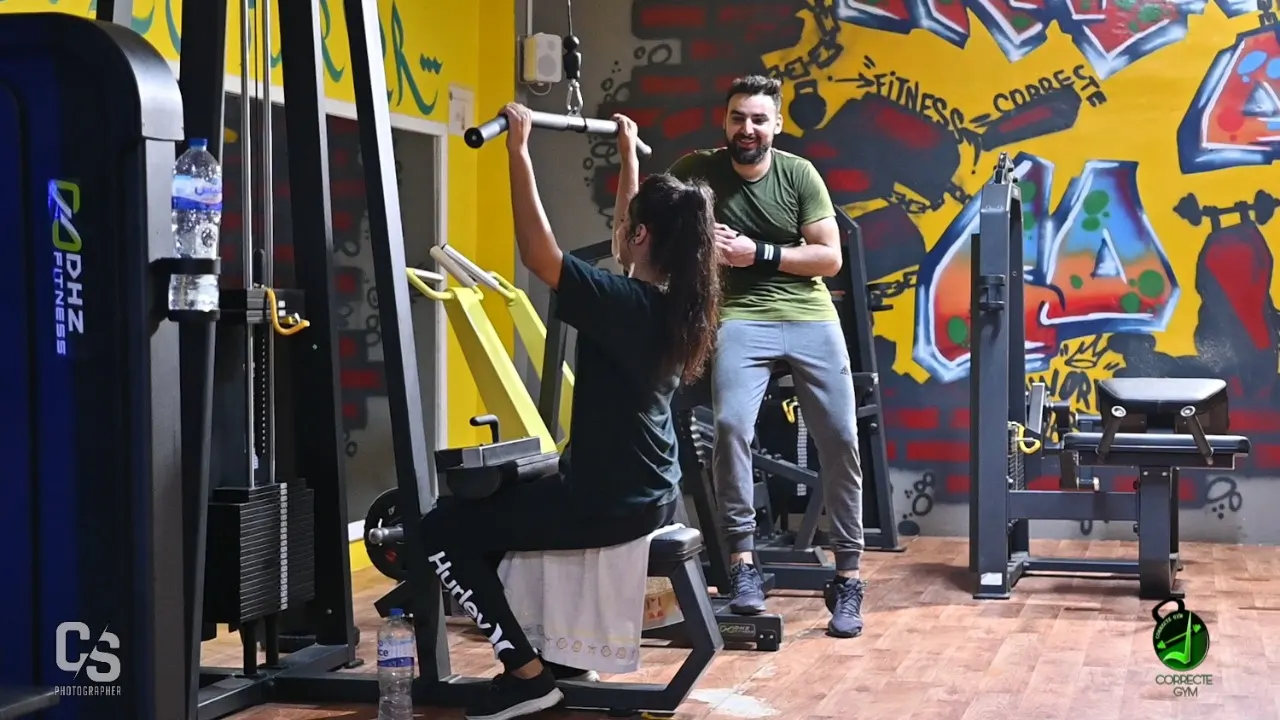 Salle de sport correcte gym
